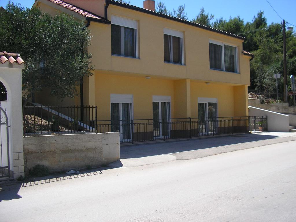 Apartments Viki Trogir Exterior photo