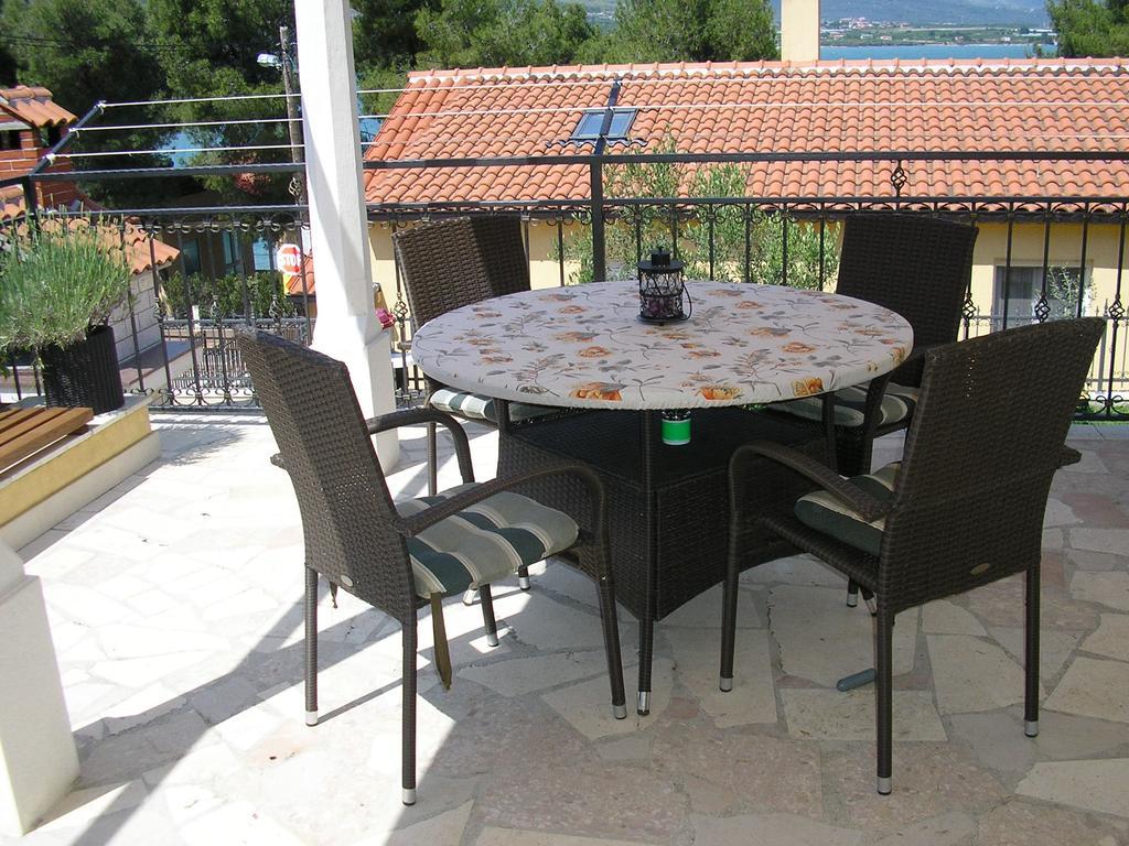 Apartments Viki Trogir Exterior photo