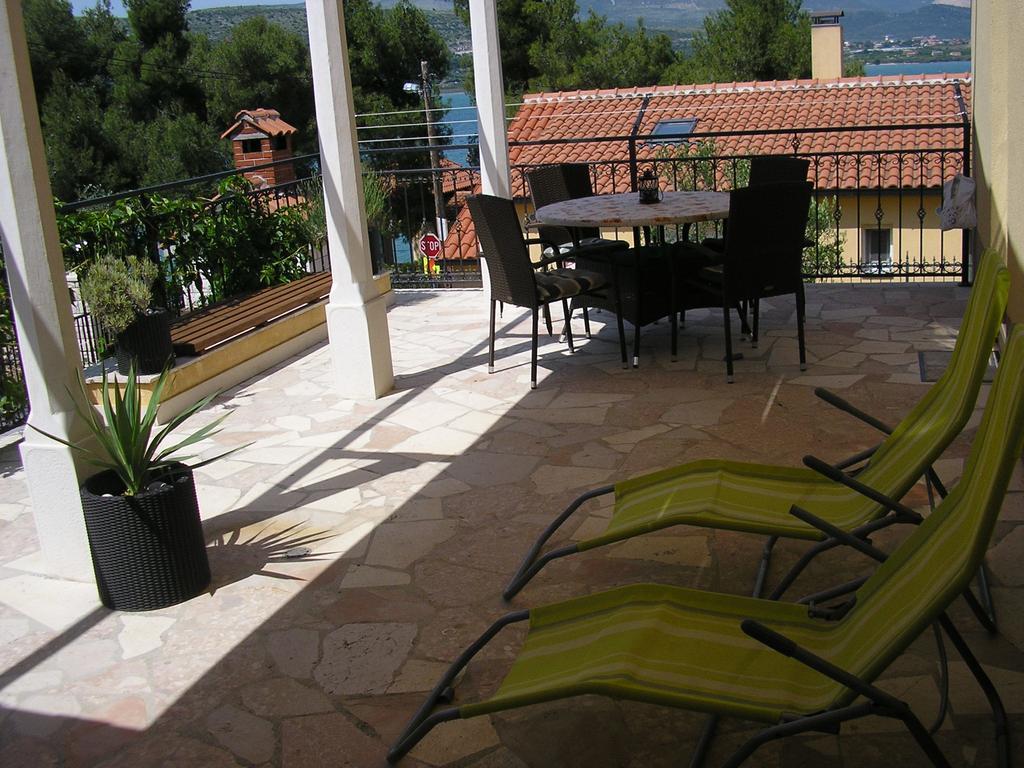 Apartments Viki Trogir Exterior photo