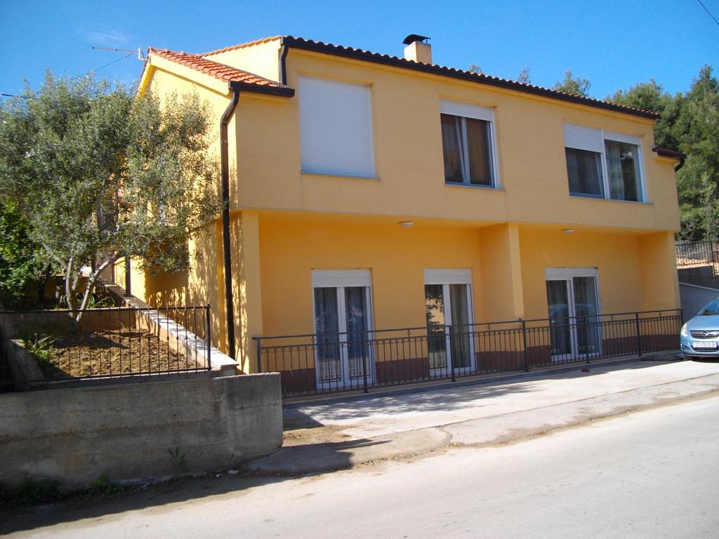 Apartments Viki Trogir Exterior photo