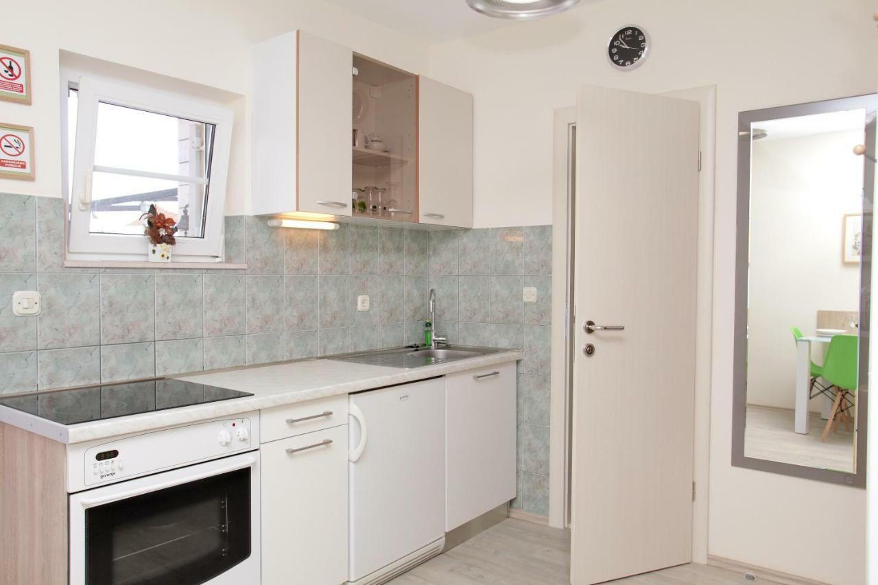 Apartments Viki Trogir Exterior photo